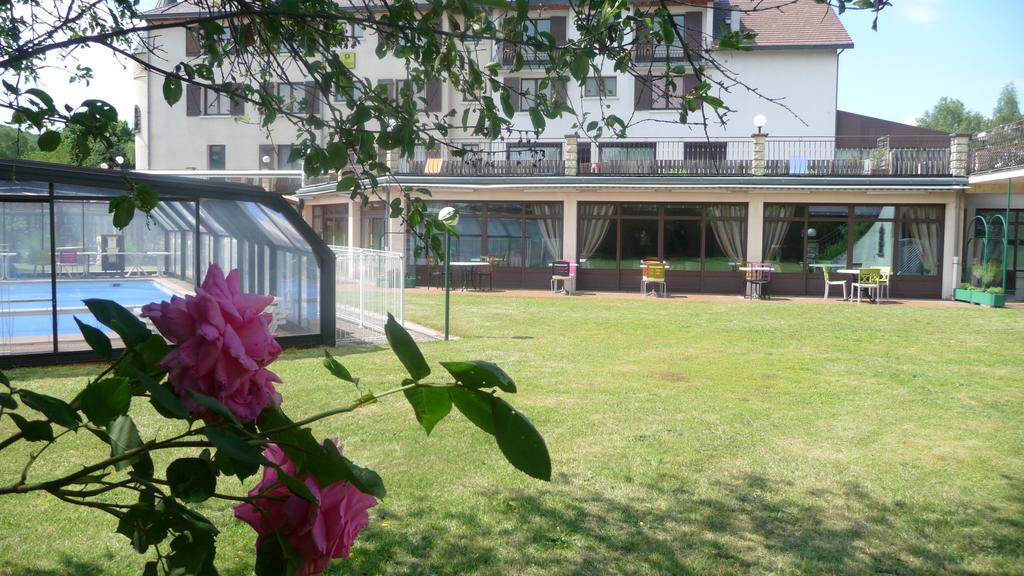 Logis La Rose Des Vents Volvic Exterior foto