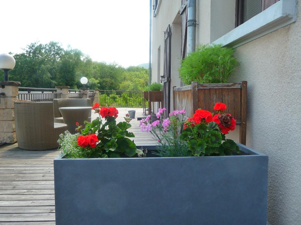 Logis La Rose Des Vents Volvic Exterior foto