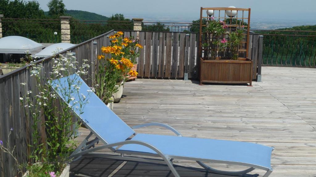 Logis La Rose Des Vents Volvic Exterior foto