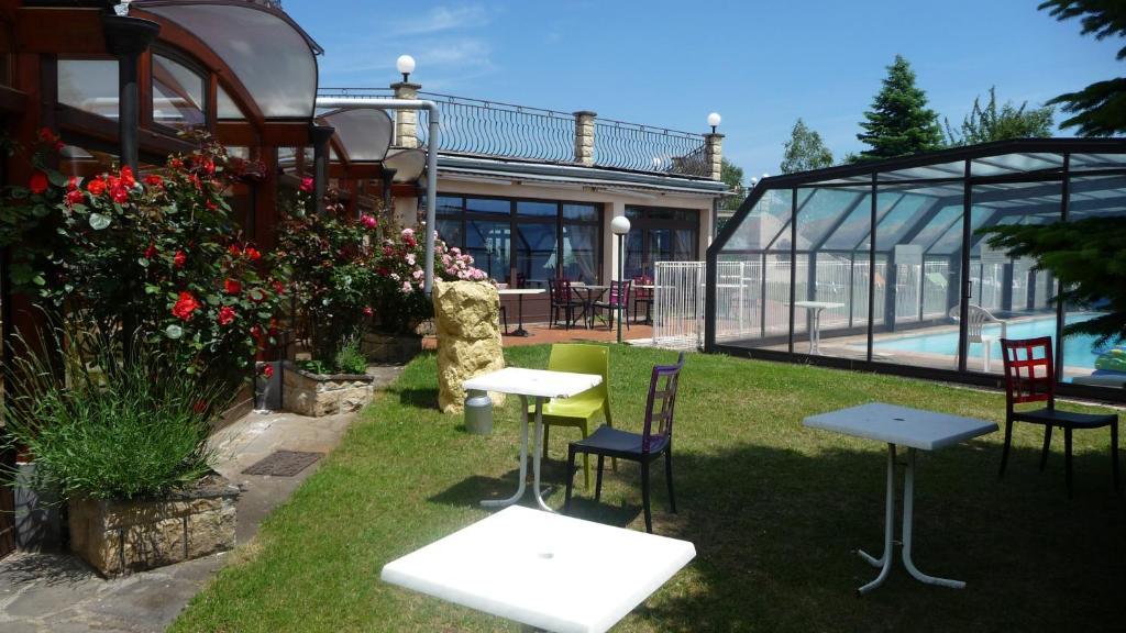 Logis La Rose Des Vents Volvic Exterior foto