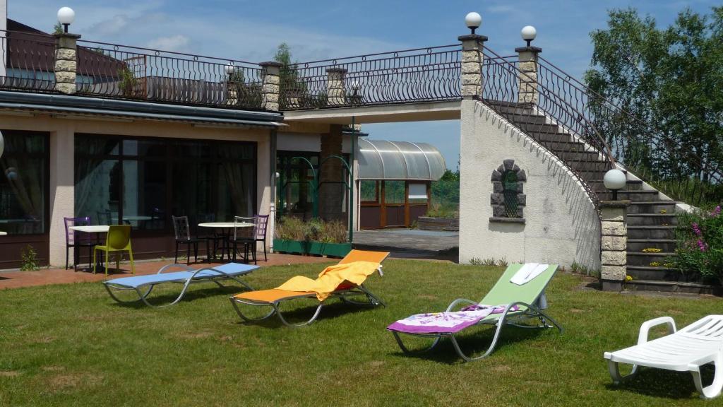 Logis La Rose Des Vents Volvic Exterior foto