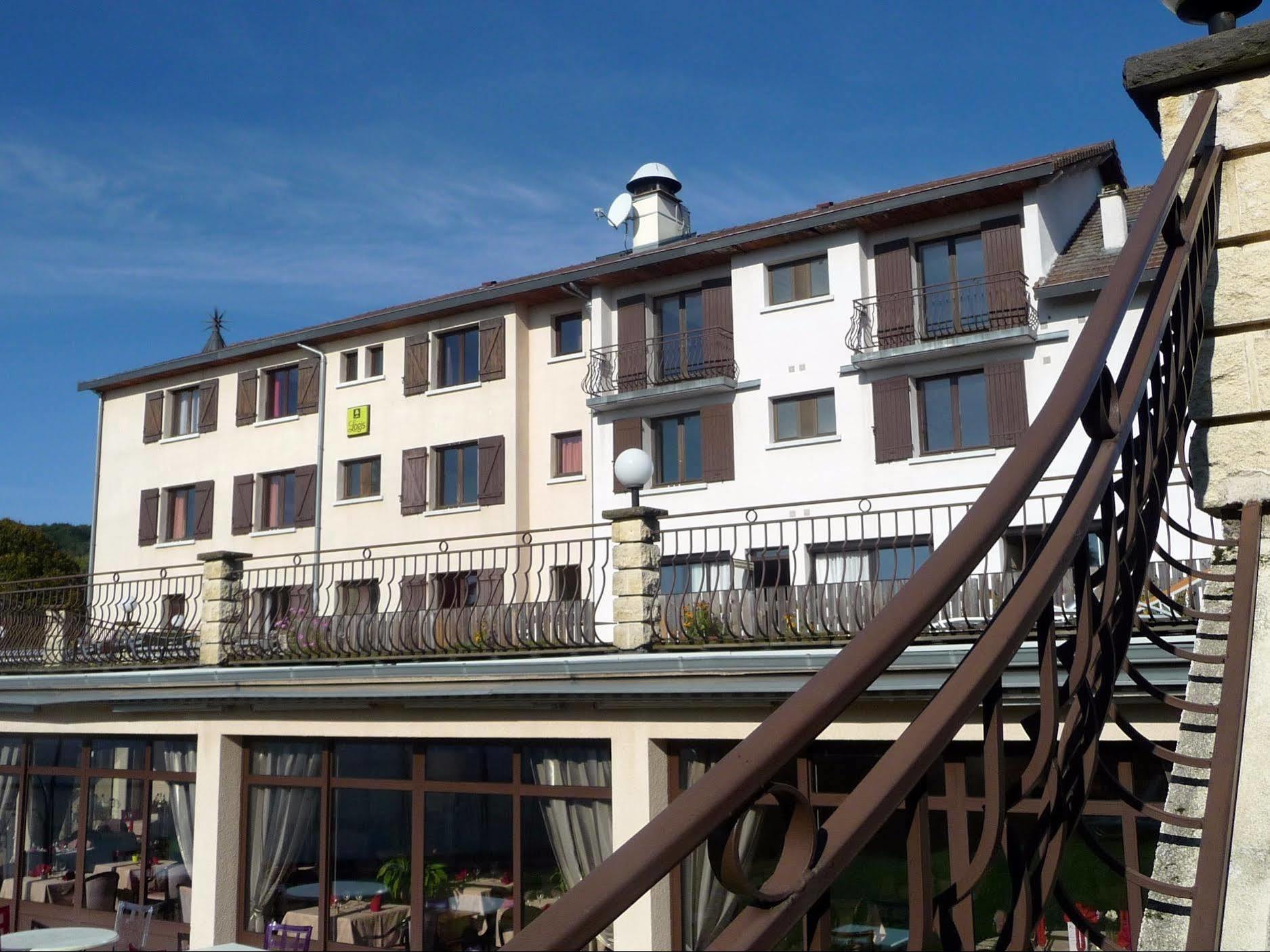 Logis La Rose Des Vents Volvic Exterior foto