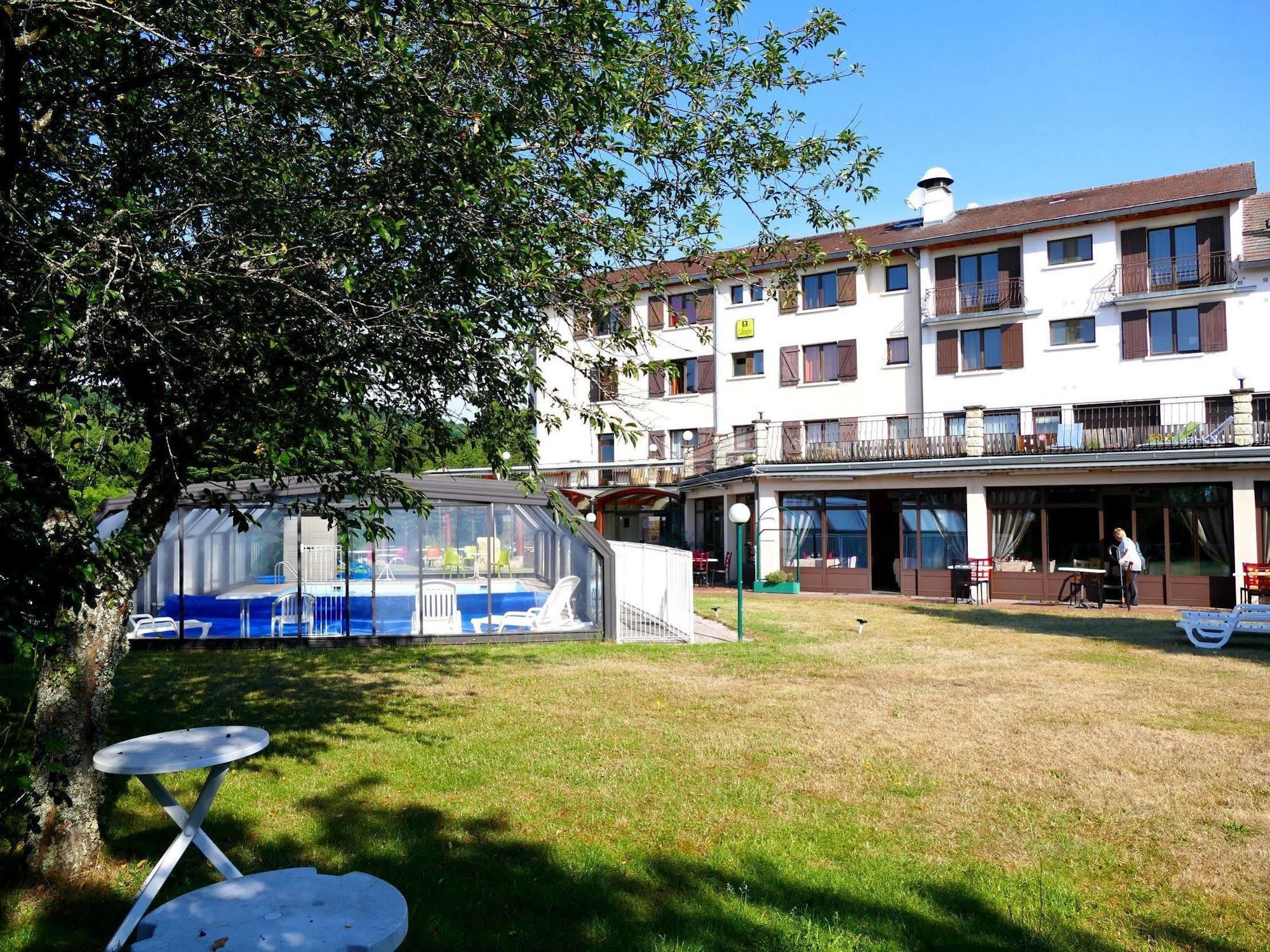 Logis La Rose Des Vents Volvic Exterior foto