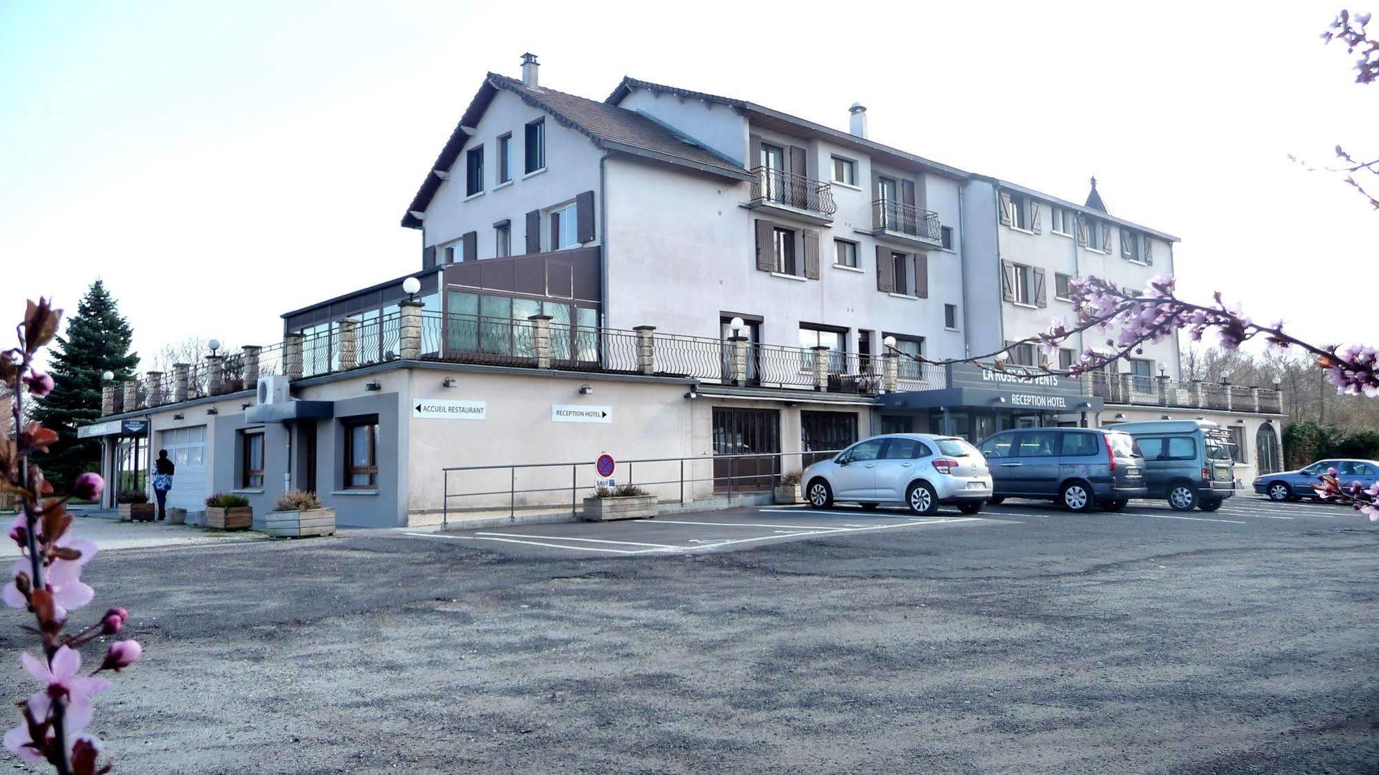 Logis La Rose Des Vents Volvic Exterior foto